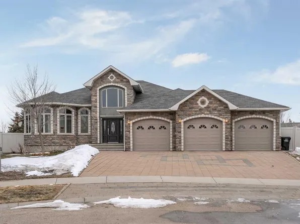 5608 28a Avenue Close, Camrose, AB T4V 1T2