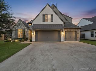 13813 S 28th St, Bixby, OK 74008