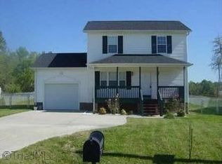 11 Pineywood Ct, Thomasville, NC 27360