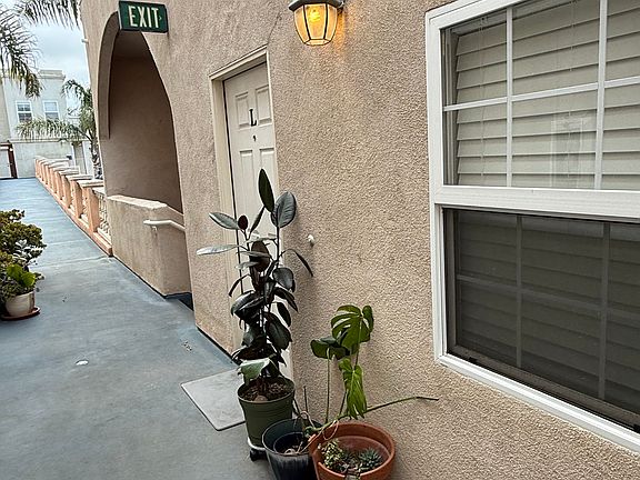 2nd image of 204 W Grand Ave #L
