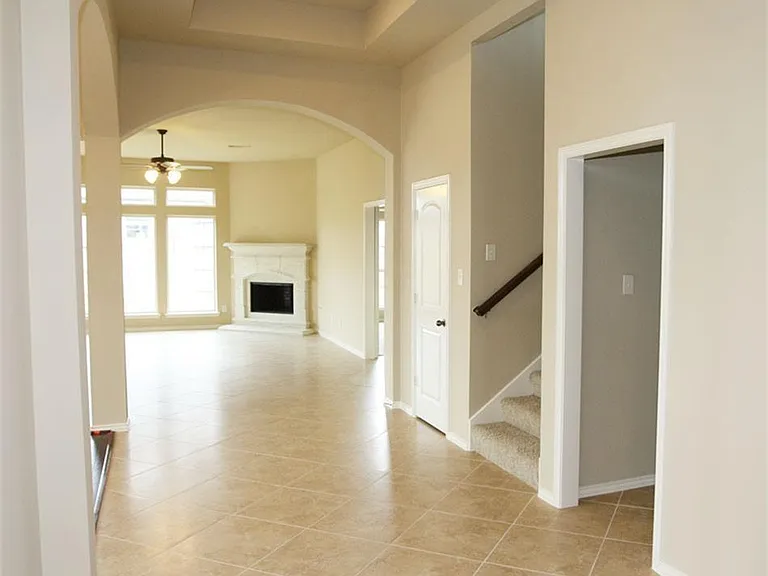 10318 Bellago Ln — Photo 5