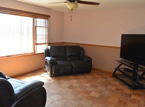 2nd image of 309 Harmony Dr