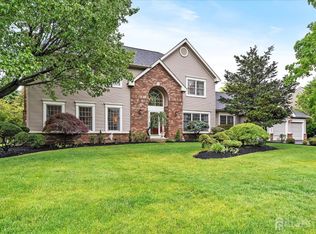 66 Kinglet Dr, Cranbury, NJ 08512