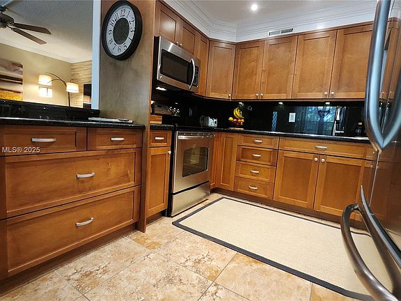 3rd image of 4001 Ventnor Dr #4001-G
