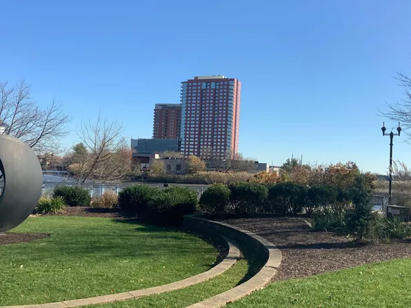 105 Christina Landing Dr APT 2005, Wilmington, DE 19801