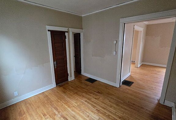 4th image of 1209 Revell Ave #1