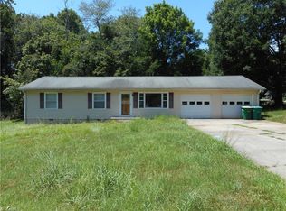 4370 Bryn Mawr Ln, Winston Salem, NC 27103