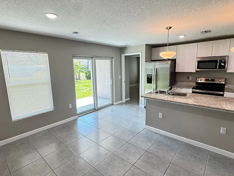 851 San Filippo Dr SE — Photo 6