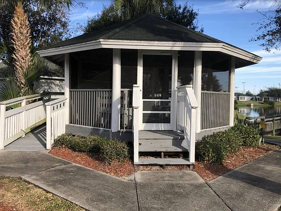 3rd image of 3844 Town Square Blvd