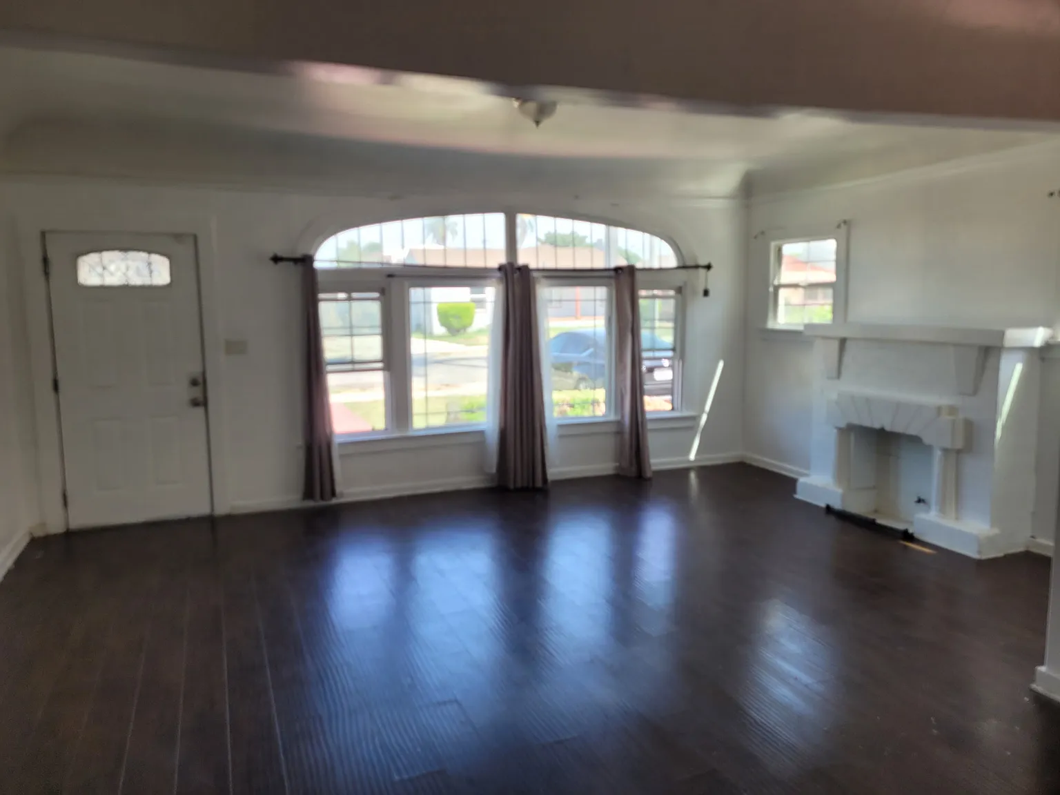 3 bed, 1377 sqft, $3,200 — Photo 4