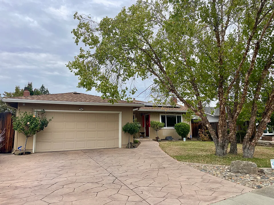 4160 Woodford Dr