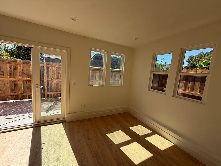 1516 Wells Ave #B — Photo 4