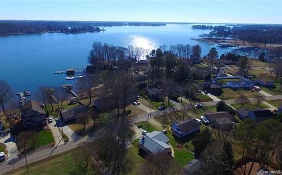 5th image of 105 Mainview Dr #181-182