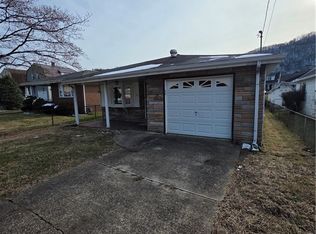 121 W Reynolds Ave, Belle, WV