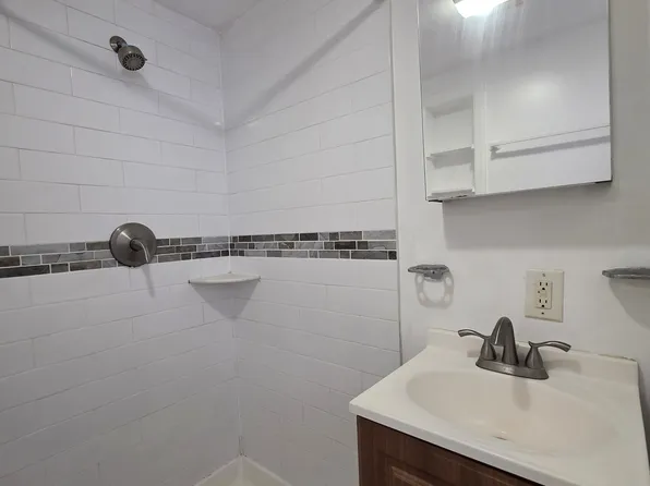 153-155 Avenue East image 14 of 20