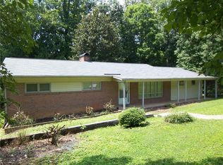 911 Hawthorne Dr NE, Lenoir, NC 28645