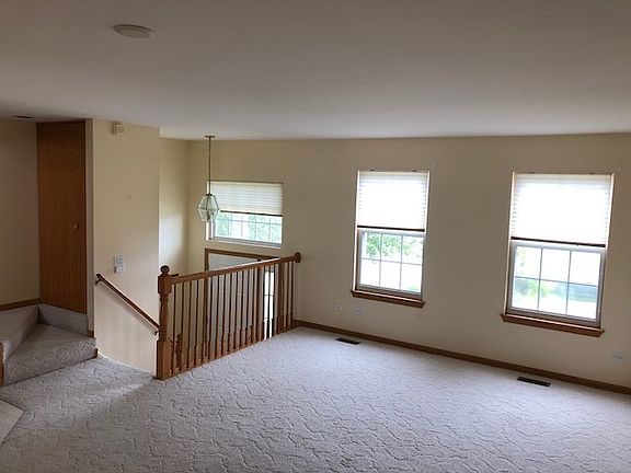 4th image of 2895 N Augusta Dr