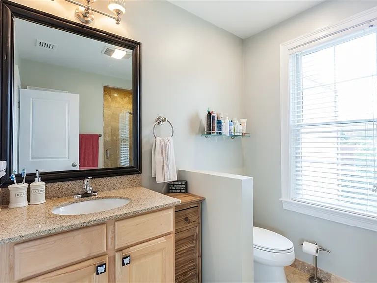 655 E 2nd St #204 — Photo 7