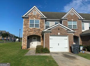 212 Village Dr, Loganville, GA