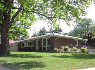 1860 Rusty Ln, Lincoln, NE 68506