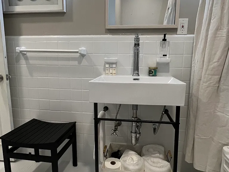 19 Euclid Ave #4 — Photo 5