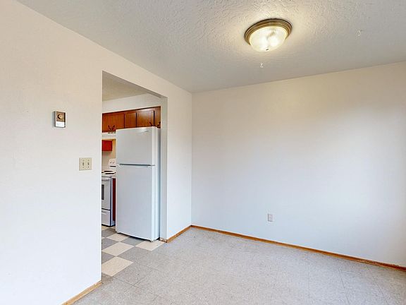 5th image of 1735 NE Wheatland Dr