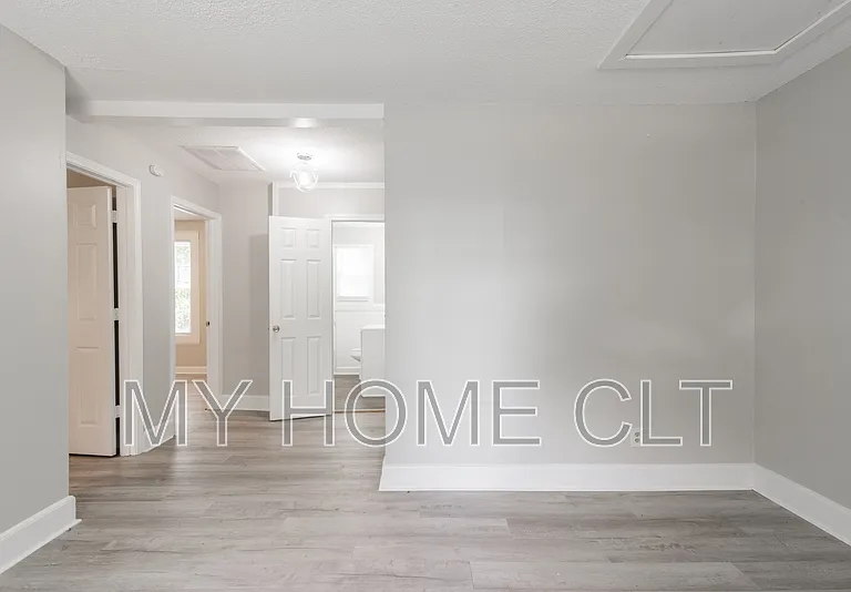 2517 Hemphill St #2 — Photo 12