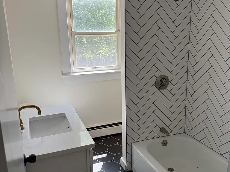 346 Bay View Ave #1 — Photo 7