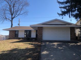 1020 Dawn Valley Dr, Maryland Heights, MO 63043