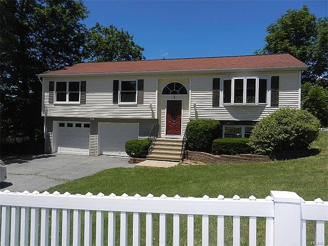 1st image of 44 Lakeview Dr