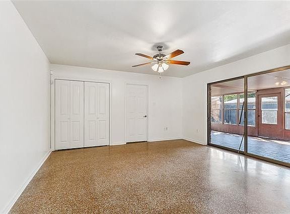 5th image of 6151 Charlotte Dr