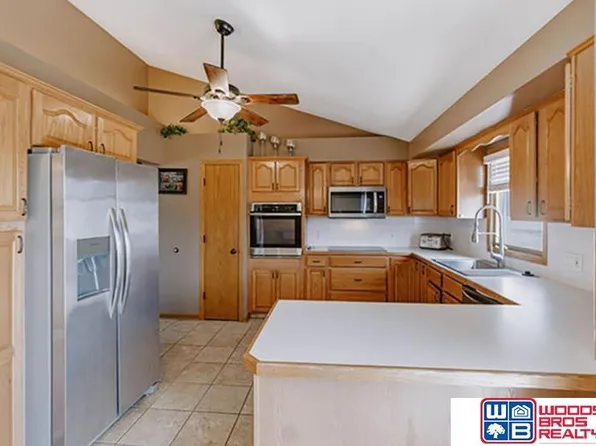 5129 S 94th Ave, Omaha, NE 68127