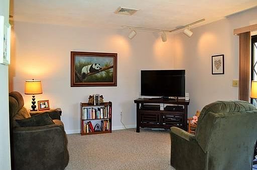 5th image of 16 Rainbow Pond Dr APT B1