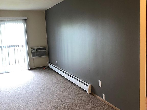 Living Room -Empty - View 2
