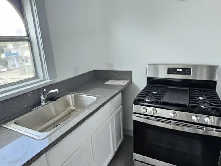 1604 W Pico Blvd — Photo 10