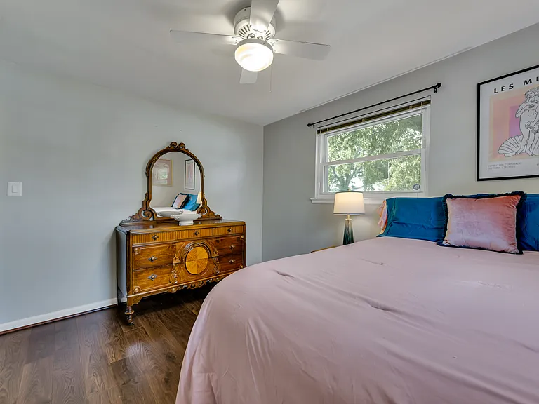 4620 Larkin St — Photo 11
