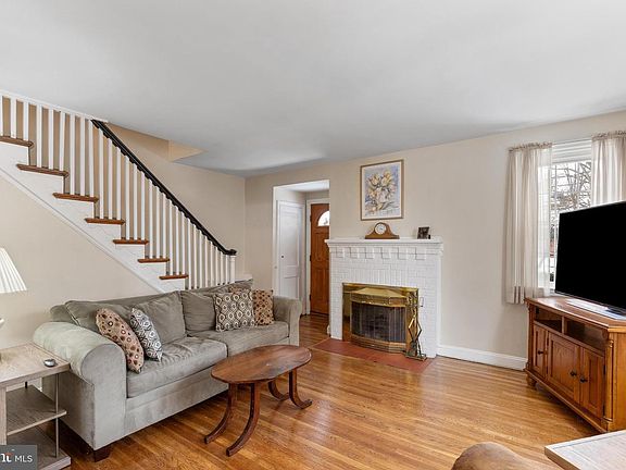 4th image of 5 Highland Ave