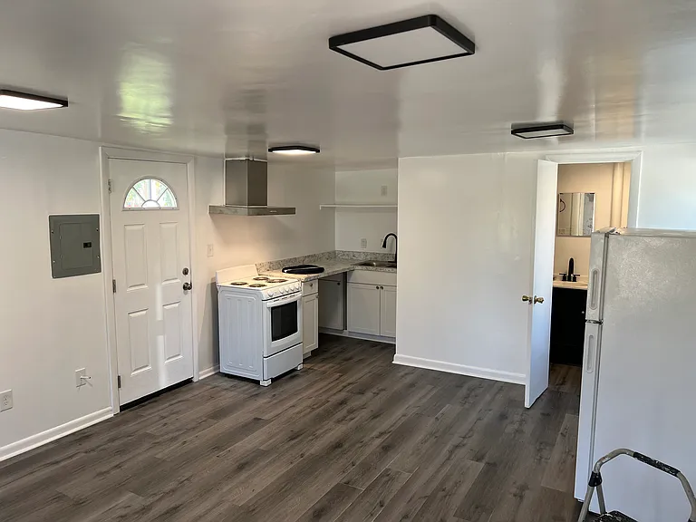 207 N Armistead Ave — Photo 49