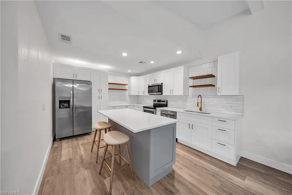 2 bed, 2.0 bath, 1007 sqft, $1,800 — Photo 4