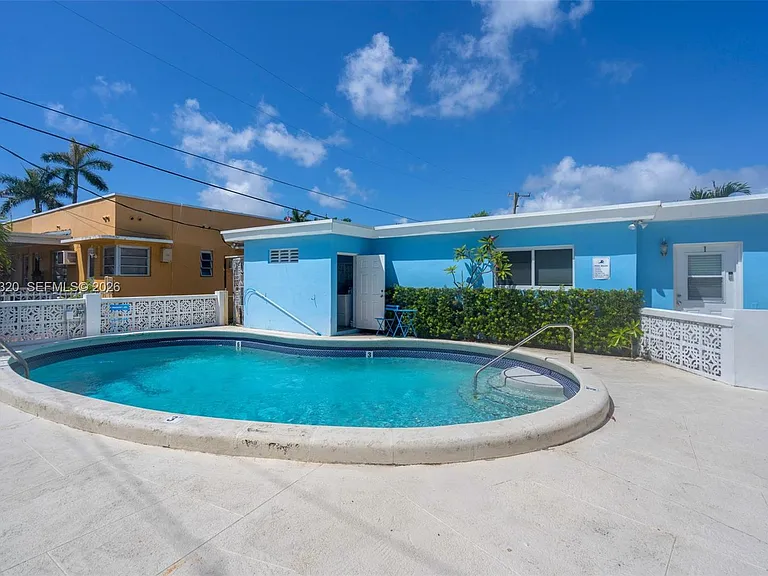 2120 Biarritz Dr #1 — Photo 19