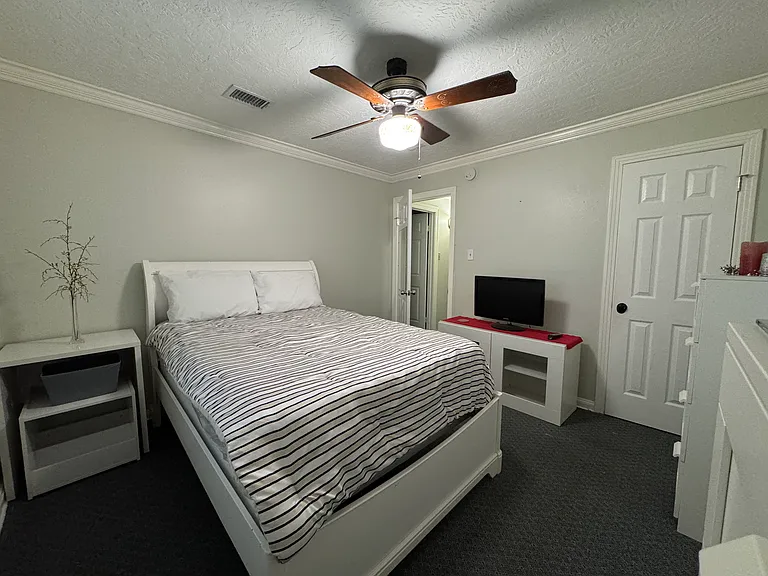 743 Coral St — Photo 33