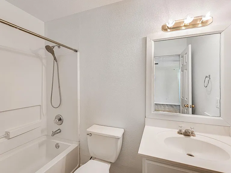 17817 Majestic Elm Ln — Photo 14