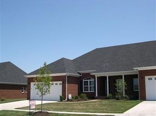548 Houston Oaks Dr, Paris, KY 40361