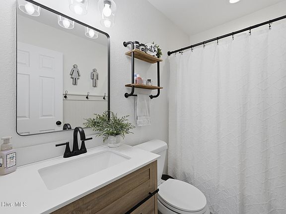 5th image of 913 Bartlett Avenue