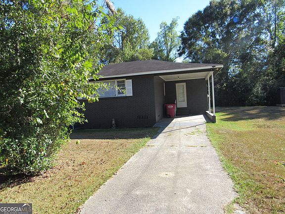 3rd image of 1616 Mathis Cir