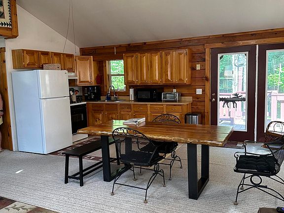 3rd image of 48 Lakeview Dr