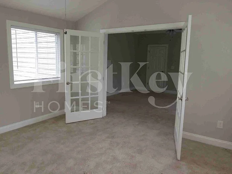 1911 Chestnut Oak Ln — Photo 33