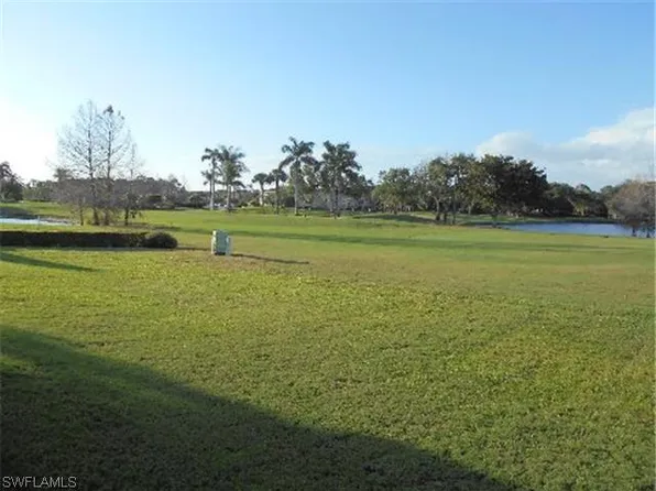 5319 Foxhound Dr, Naples, FL 34104