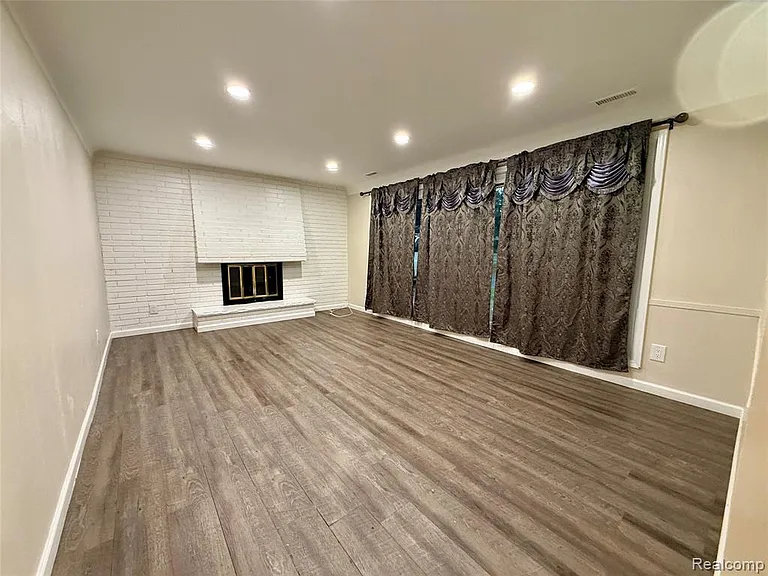 33 Kirk Lane Dr — Photo 5
