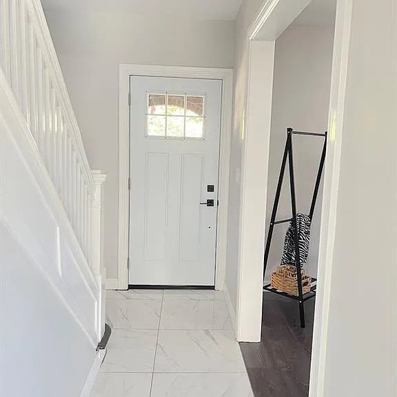 1677 Victoria Ave — Photo 16